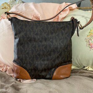 EUC Brown Michael Kors Two Tone Logo shoulder Purse